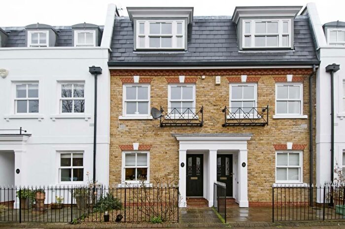 4 Bedroom House To Rent In Fernbank Mews, London, SW12
