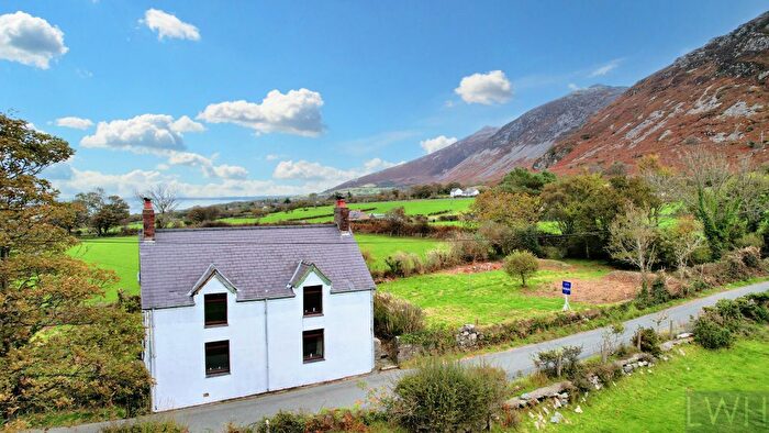 3 Bedroom Detached House For Sale In Ysgubor Wen, Trefor, LL54