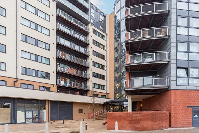 1 Bedroom Flat To Rent In Gabrielle House, IG2