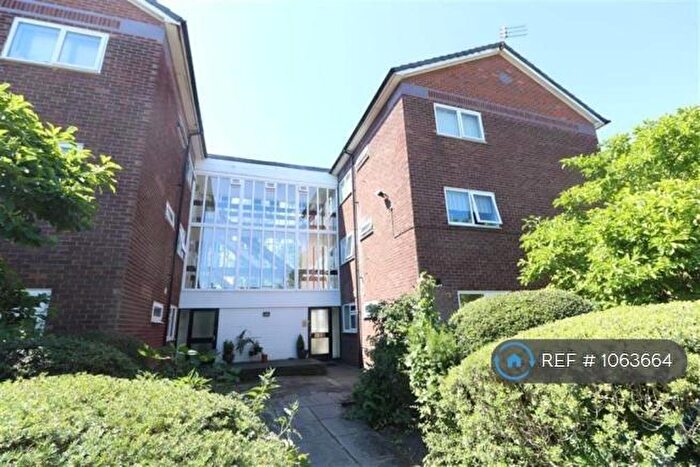 2 Bedroom Flat To Rent In Finney Drive, Manchester, M21
