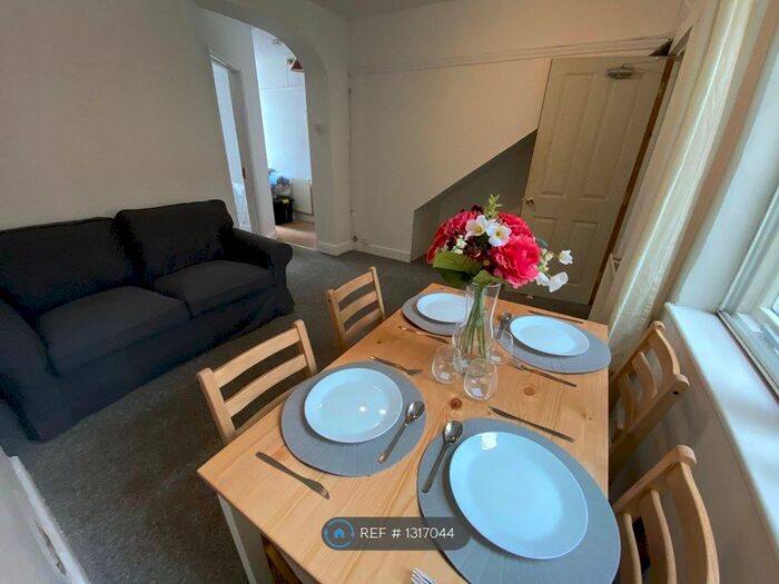 4 Bedroom Terraced House To Rent In Histon Road, Cambridge, CB4