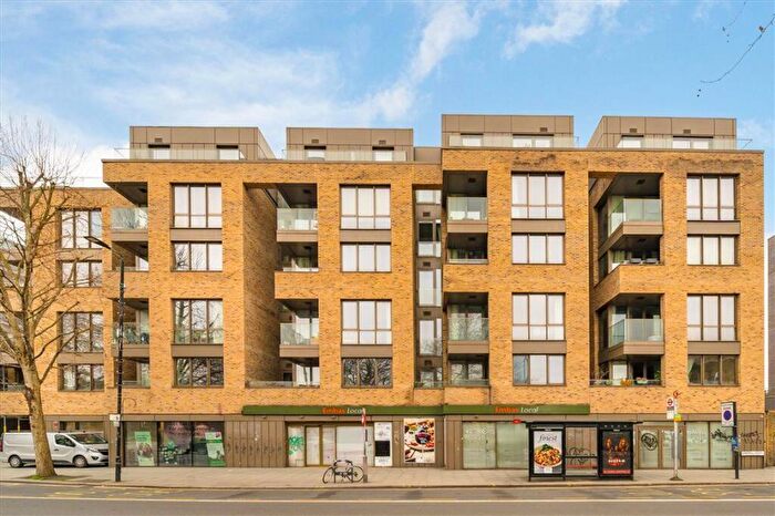 2 Bedroom Flat To Rent In Camberwell Passage, Kennington, SE5