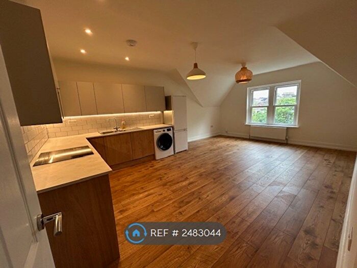 3 Bedroom Flat To Rent In Redland Road, Bristol, BS6