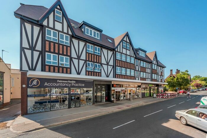 2 Bedroom Flat To Rent In Station Square, Petts Wood, Orpington, BR5