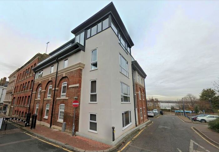 1 Bedroom Flat To Rent In Thames View Court, High Street, Gravesend, DA11