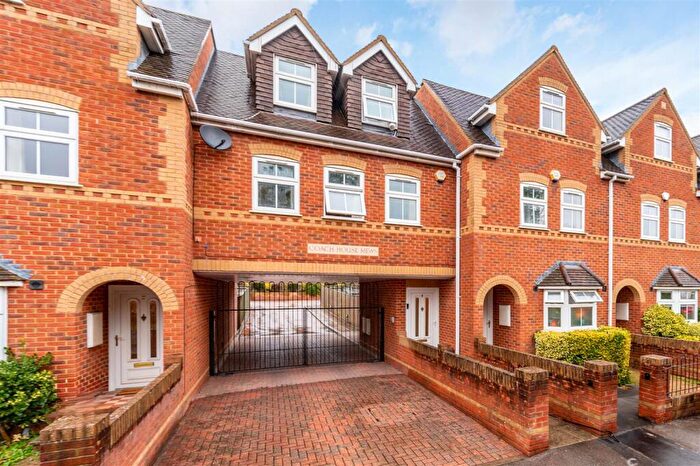 3 Bedroom Terraced House For Sale In South View Avenue, Caversham, Reading, RG4