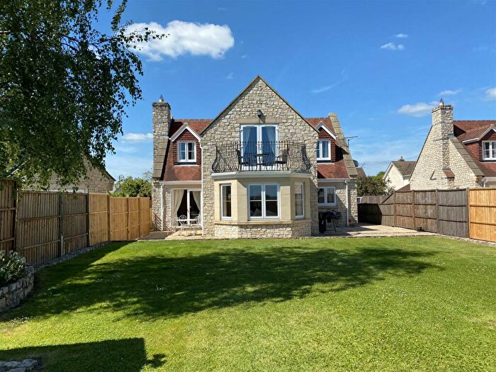 5 Bedroom Detached House For Sale In Millbatch Close, Meare, Glastonbury, BA6