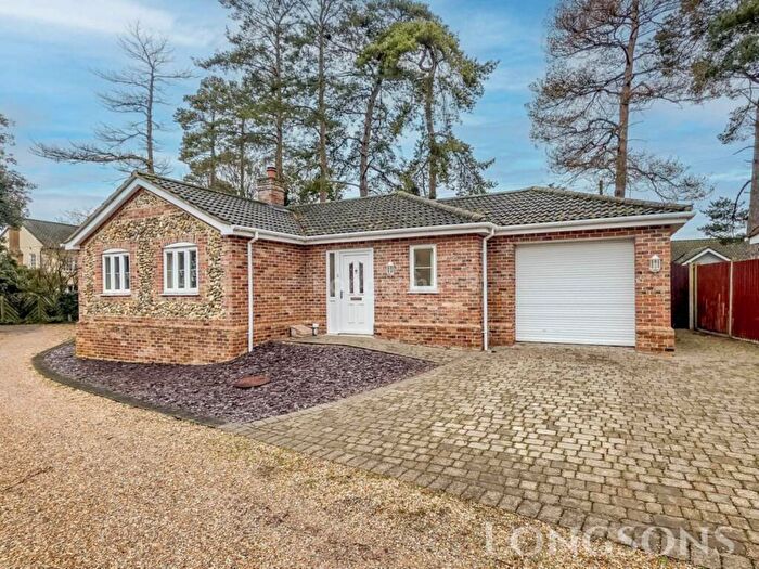 3 Bedroom Detached Bungalow For Sale In Holm Oak Gardens, Swaffham, PE37