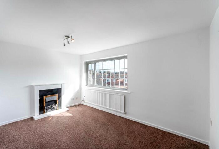 2 Bedroom Flat To Rent In Field Gate, Rossington, DN11