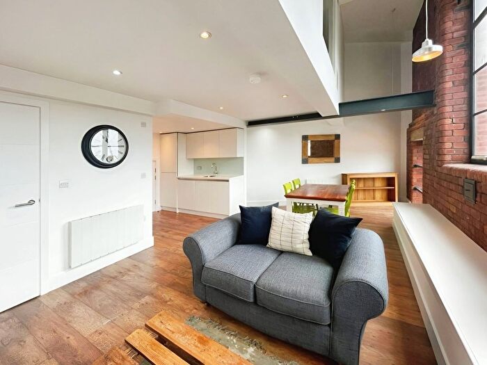 2 Bedroom Flat To Rent In Crispin Lofts, Leeds, West Yorkshire, LS2