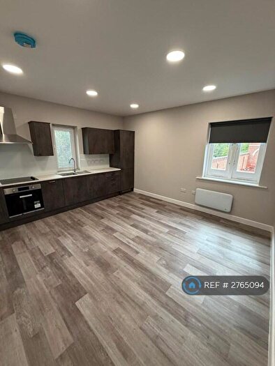 1 Bedroom Flat To Rent In Riverside House, Aylesbury, HP19