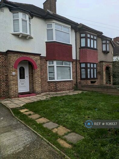 4 Bedroom Semi-Detached House To Rent In Restons Crescent, London, SE9