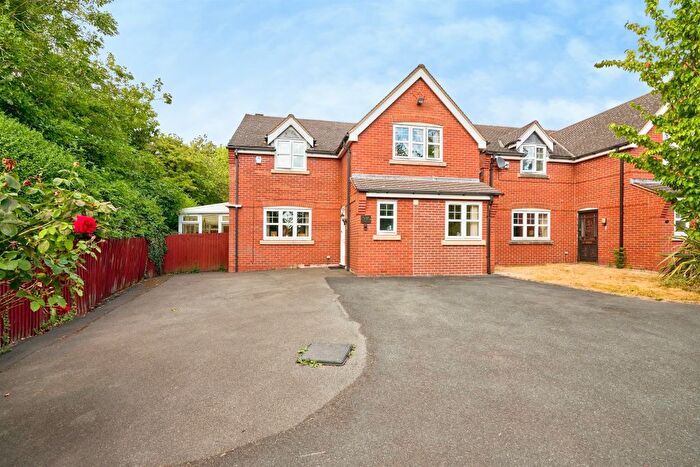 4 Bedroom Detached House For Sale In Osborne Road, Penn, Wolverhampton, WV4