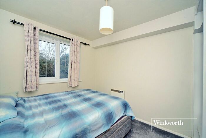 1 Bedroom Flat To Rent In Onyx House, Percy Gardens, Worcester Park, Surrey, KT4