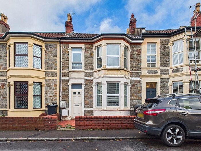 1 Bedroom Flat For Sale In Beaconsfield Road, St. George, Bristol, BS5