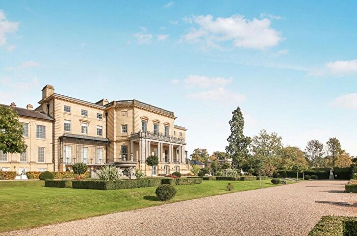 3 Bedroom Flat For Sale In Mansion House Drive, Stanmore, HA7