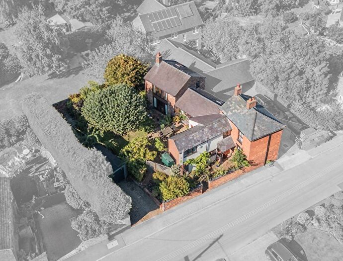 3 Bedroom Detached House For Sale In Lauds Road, Crick, NN6