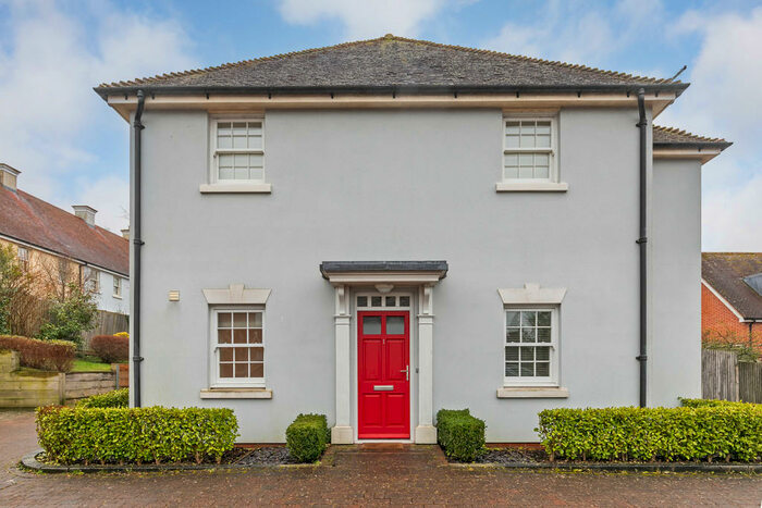 2 Bedroom Ground Flat To Rent In Burgage Mews, Alresford, SO24