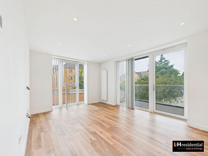 1 Bedroom Flat For Sale In Station Road, Millar House, WD6