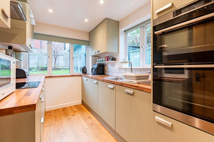 2 Bedroom End Of Terrace House For Sale In Andover Road, Newbury, Berkshire, RG14