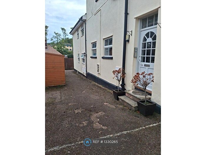 2 Bedroom Flat To Rent In Linden Lea, Exmouth, EX8