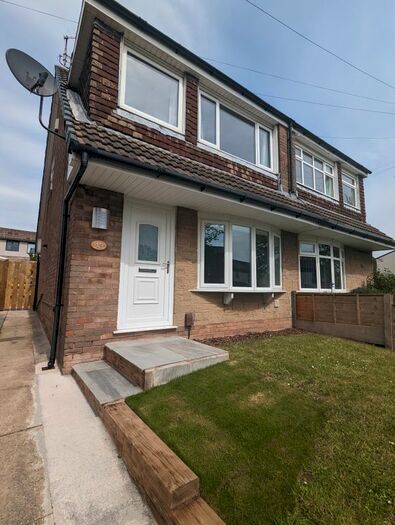 3 Bedroom Semi-Detached House To Rent In Mendip Road, Clayton-Le-Woods, PR25