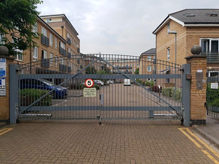 1 Bedroom Flat To Rent In Rosegate House, Hereford Road, E3