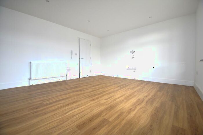 2 Bedroom Flat To Rent In Copnor Road, Portsmouth, PO3