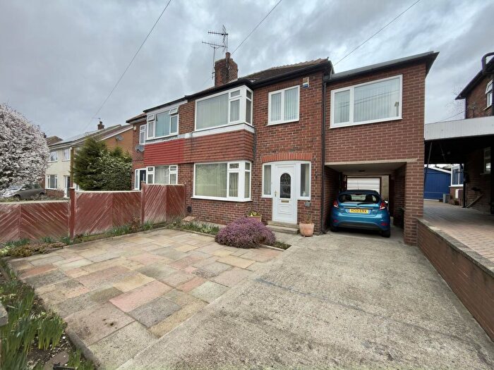 4 Bedroom Semi-Detached House For Sale In Alandale Drive, Garforth, Leeds, LS25