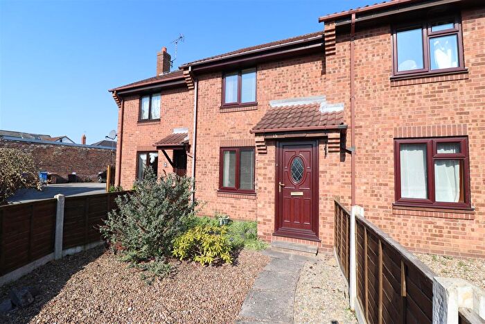 2 Bedroom Terraced House For Sale In Brindlegate, Pocklington, York, YO42