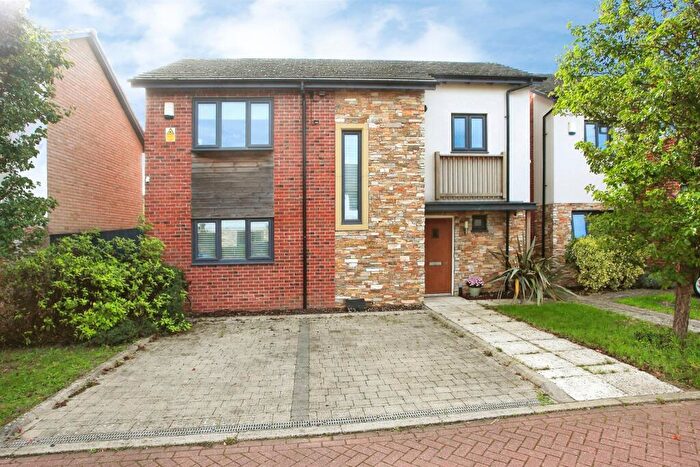 3 Bedroom Detached House For Sale In Beluga Close, Peterborough, PE2