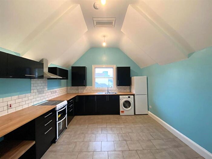 2 Bedroom Apartment To Rent In Braggs Lane, Bristol, BS2