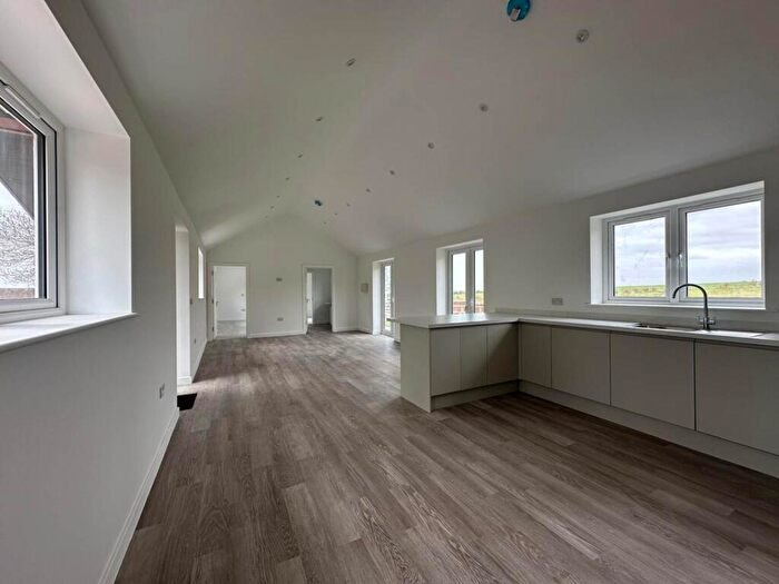 2 Bedroom Detached House To Rent In Dagnall Road, Whipsnade, LU6