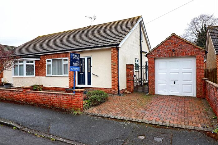 3 Bedroom Bungalow For Sale In St. Annes Close, Coggeshall, C), CO6