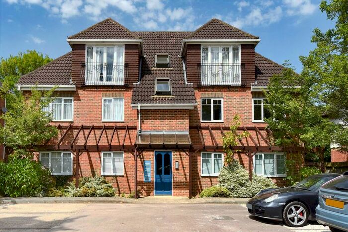 2 Bedroom Apartment To Rent In Yorktown Road, Sandhurst, Berkshire, GU47