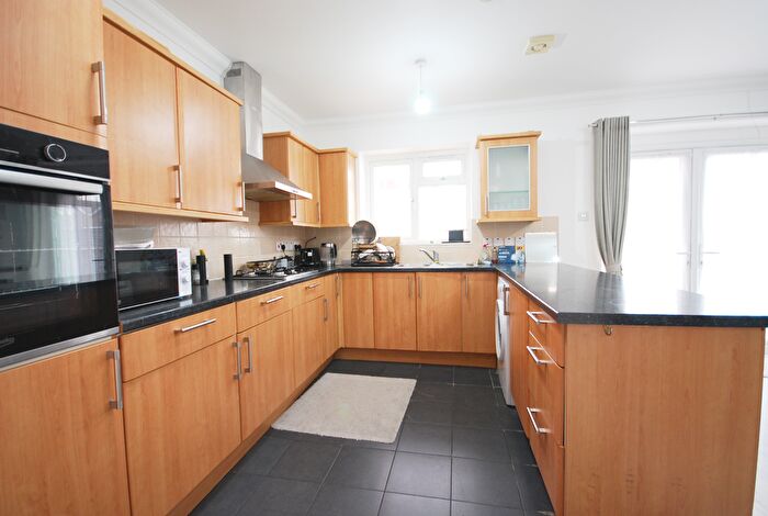 4 Bedroom Semi Detached House For Sale In East Lane, Wembley, HA9