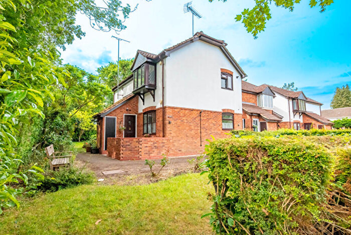 2 Bedroom Maisonette For Sale In West Fryerne, Yateley, Hampshire, GU46