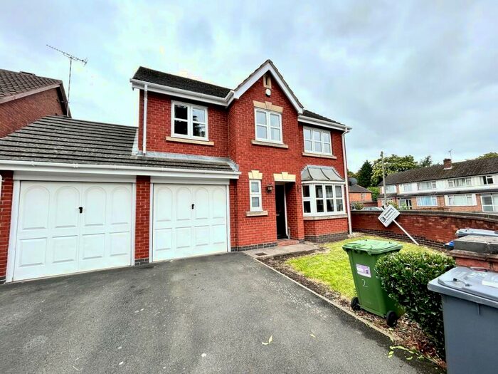 6 Bedroom House To Rent In Wych Elm Drive, Leamington Spa, CV31