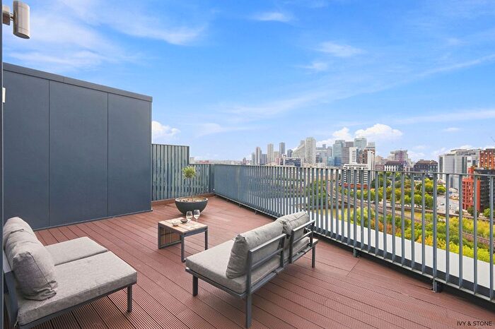 3 Bedroom Flat For Sale In Java House, London City Island, E14