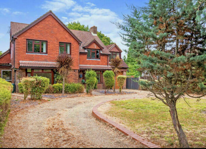 5 Bedroom House To Rent In Upper Northam Drive, Hedge End, Southampton, SO30