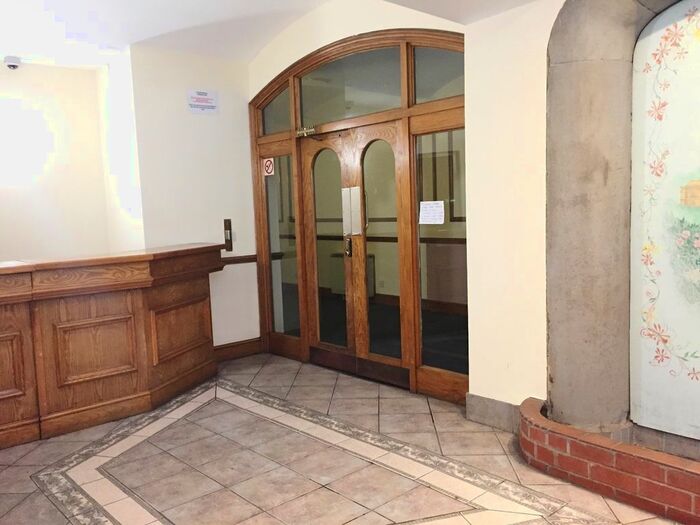 2 Bedroom Flat To Rent In Wellington Road South, Stockport, Greater Manchester, SK3