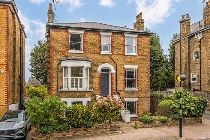 1 Bedroom Flat For Sale In Church Road, Richmond, TW10