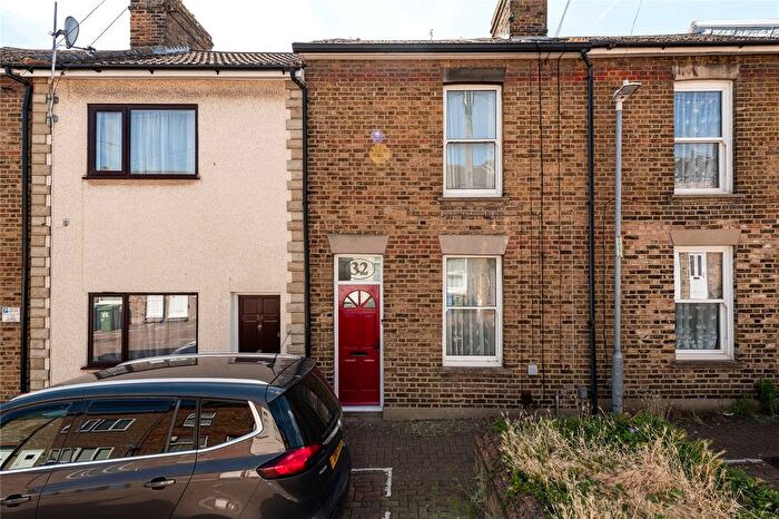 2 Bedroom Terraced House To Rent In Frederick Street, Sittingbourne, Kent, ME10