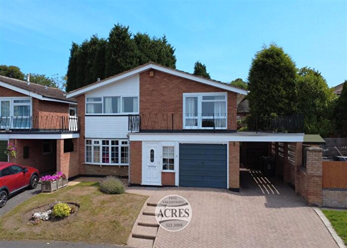 3 Bedroom Detached House For Sale In Highcroft Drive, Four Oaks, Sutton Coldfield, B74