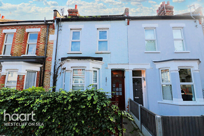3 Bedroom Terraced House For Sale In Salisbury Avenue, Westcliff-On-Sea, SS0