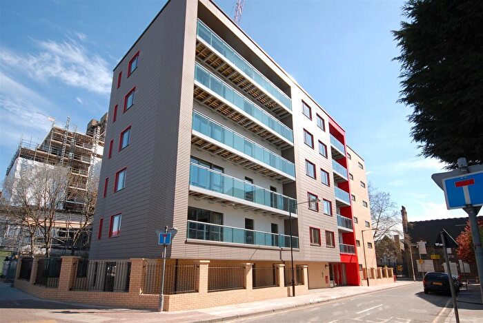 2 Bedroom Flat To Rent In Brook House, Fletcher Street, E1