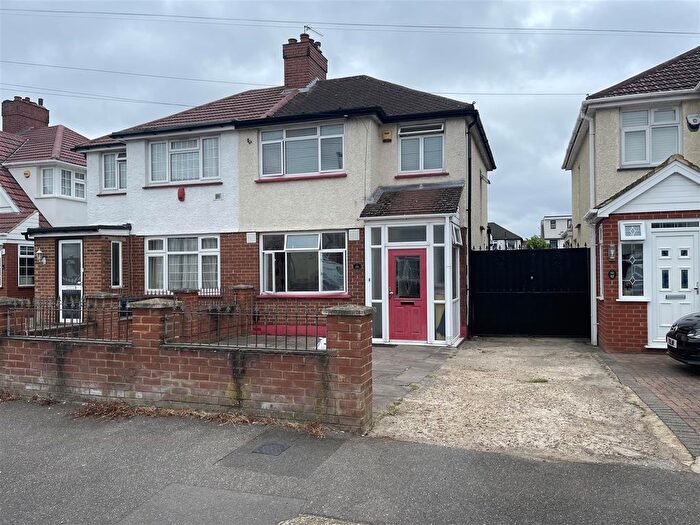 4 Bedroom Property To Rent In Cranford Drive, Hayes, UB3