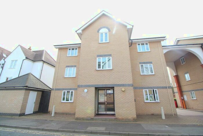 2 Bedroom Apartment To Rent In Victoria Chase, Colchester, CO1