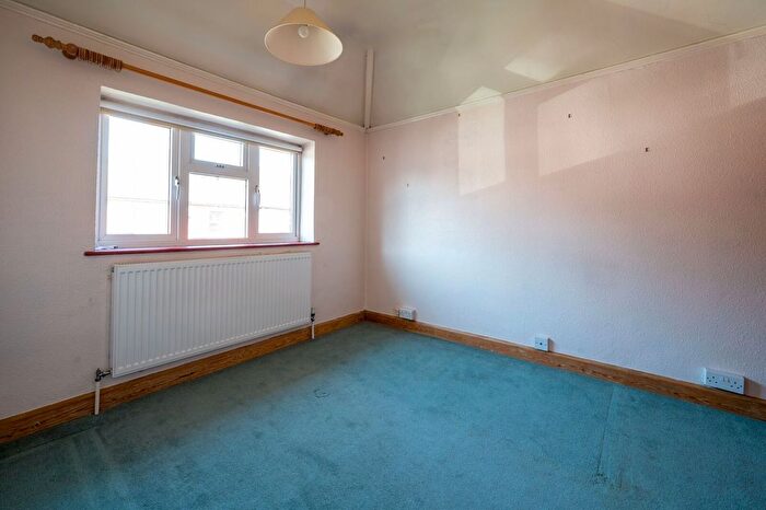 4 Bedroom Semi-detached House To Rent In Margaret Road, Guildford, GU1