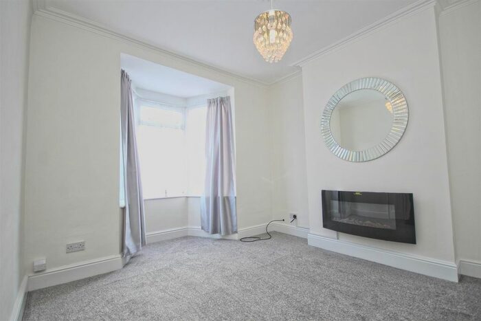 3 Bedroom Property To Rent In Grovehill Road, Beverley, HU17